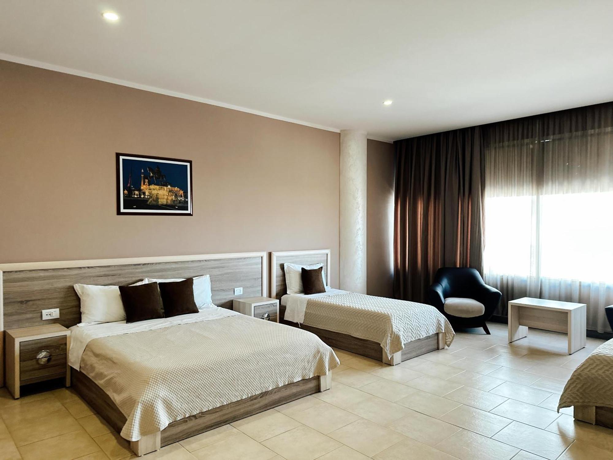 Hotel Terminal Tirana Bregu i Lumit Kültér fotó